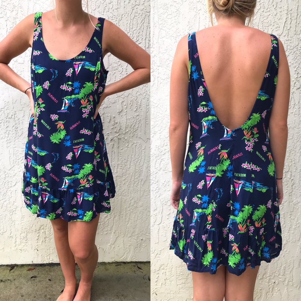 SALE❤️ Vintage Feel Waikiki Hawaii Open Back Dress Vacation